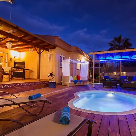 Hibiscus Centrum Private Pool Family 别墅 *