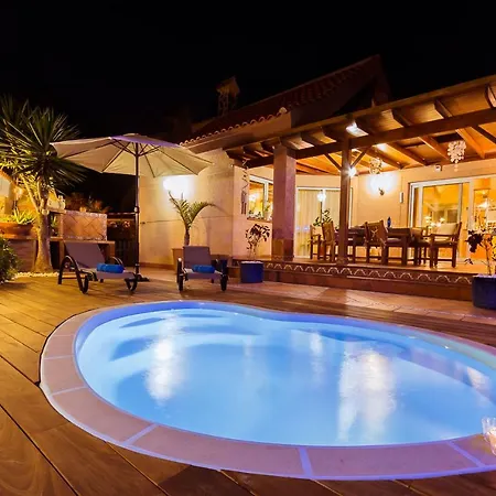 Hibiscus Centrum Private Pool Family