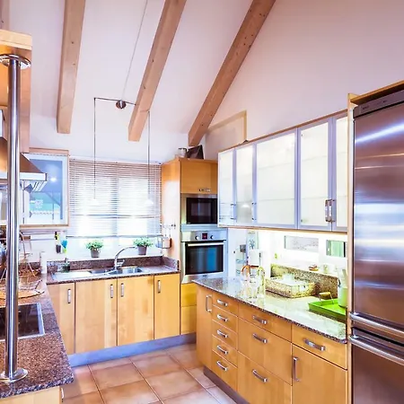 Hibiscus Centrum Private Pool Family Villa