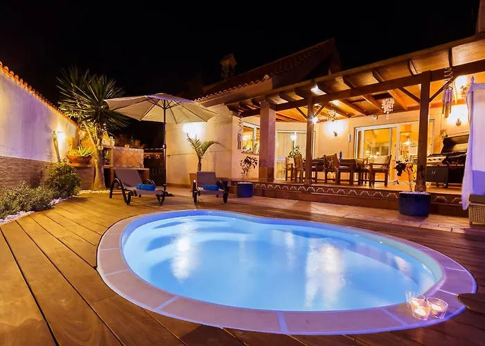 Hibiscus Centrum Private Pool Family