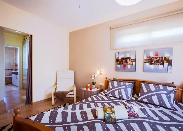 Hibiscus Centrum Private Pool Family Villa *