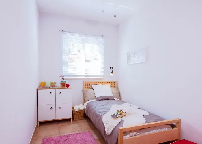 Hibiscus Centrum Private Pool Family Villa *