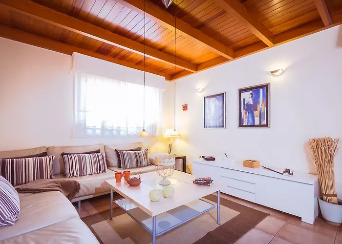 Hibiscus Centrum Private Pool Family Villa