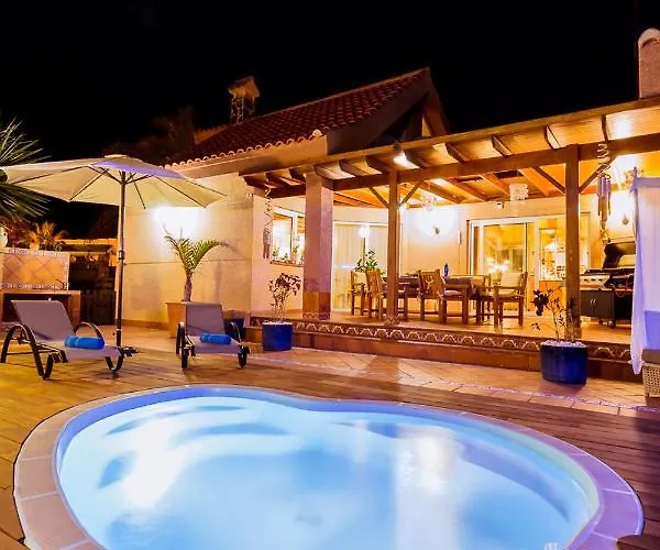 Hibiscus Centrum Private Pool Family * 科拉雷侯