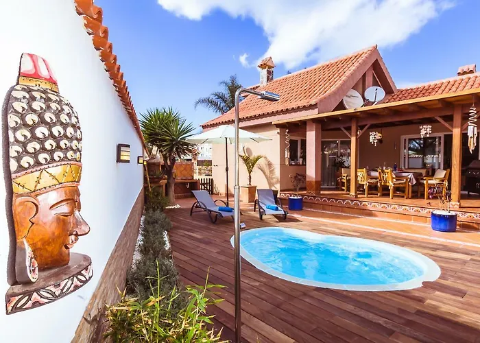 Hibiscus Centrum Private Pool Family *